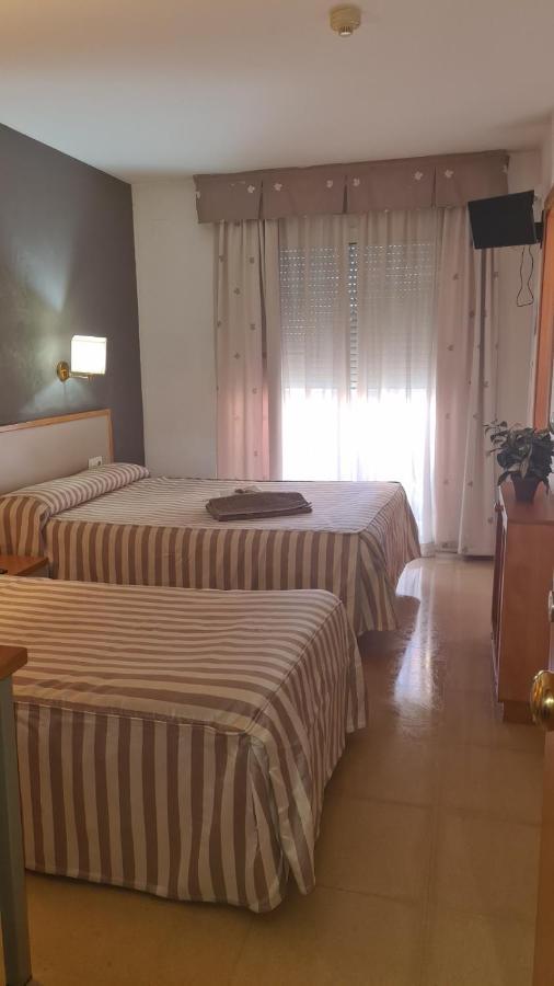 Hotel Cosmos Тарагона Екстериор снимка