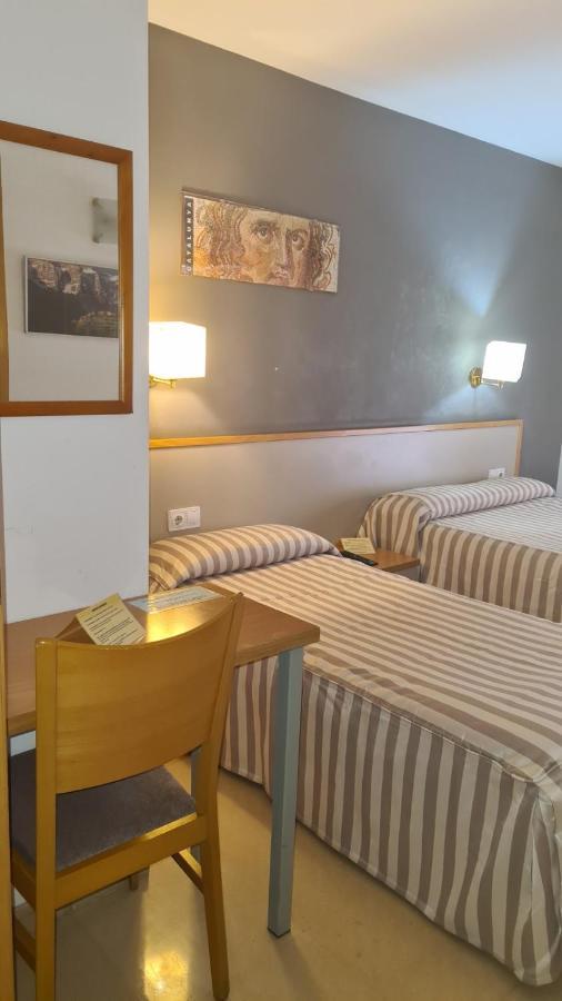 Hotel Cosmos Тарагона Екстериор снимка