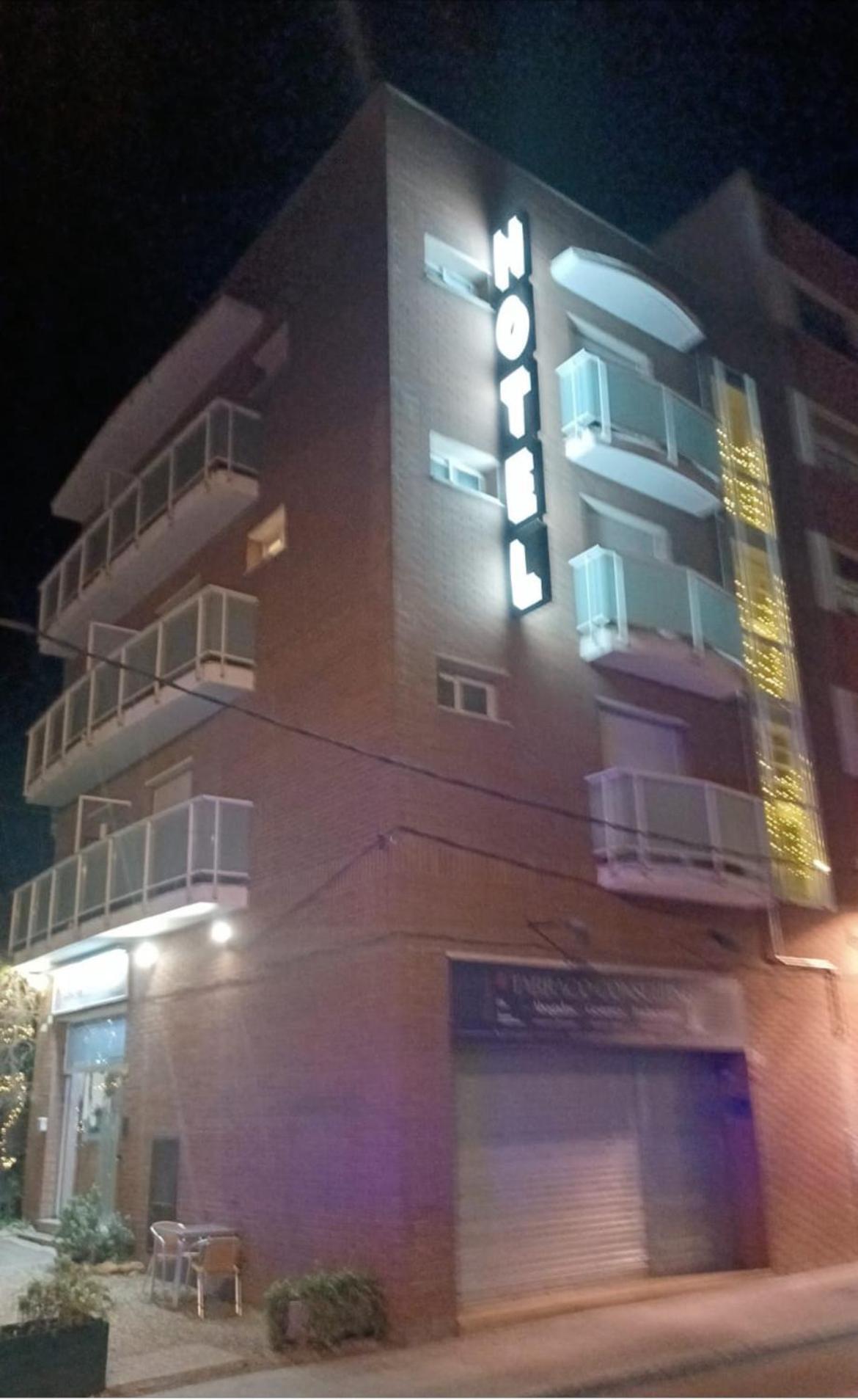 Hotel Cosmos Тарагона Екстериор снимка