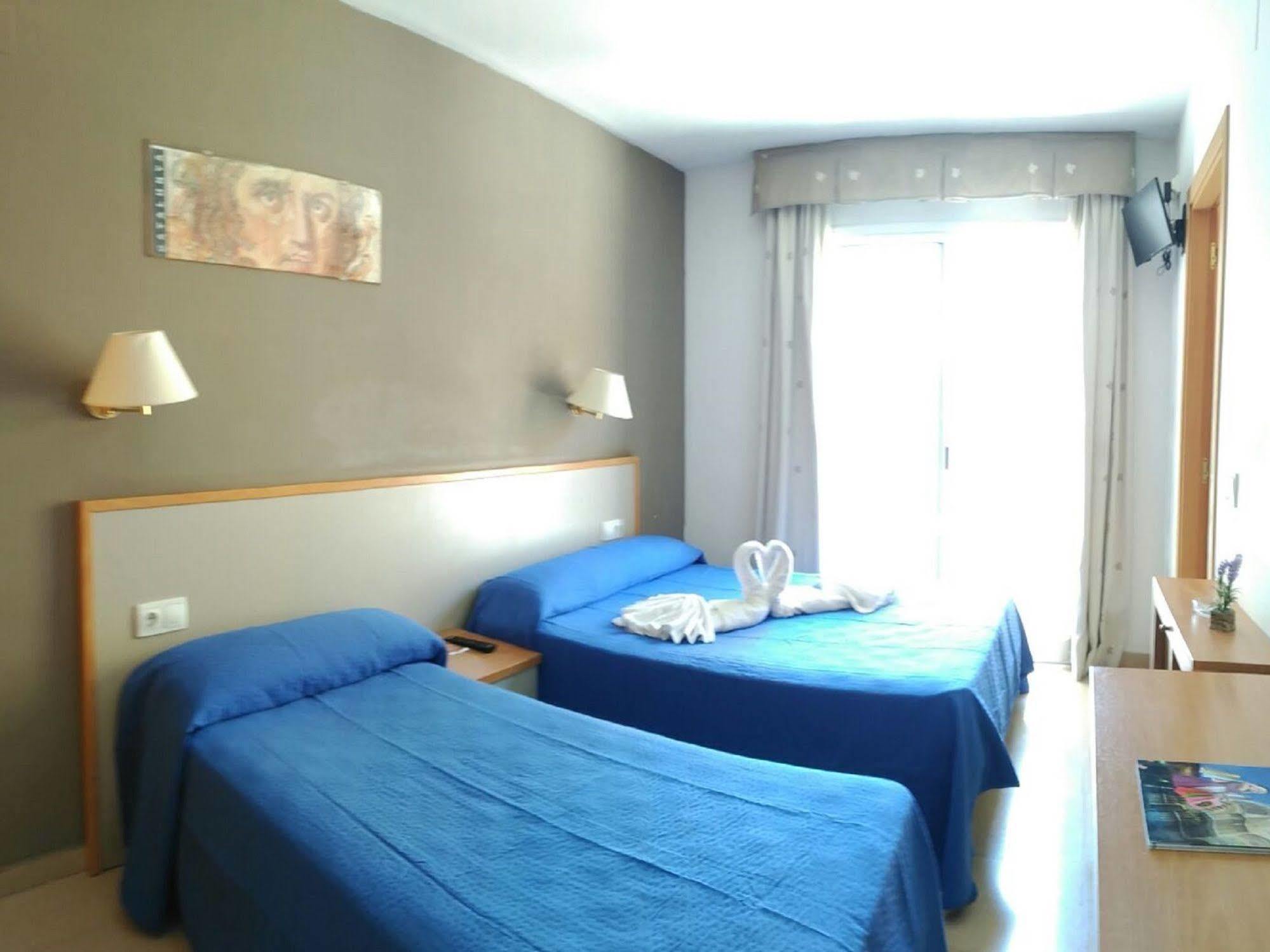 Hotel Cosmos Тарагона Екстериор снимка