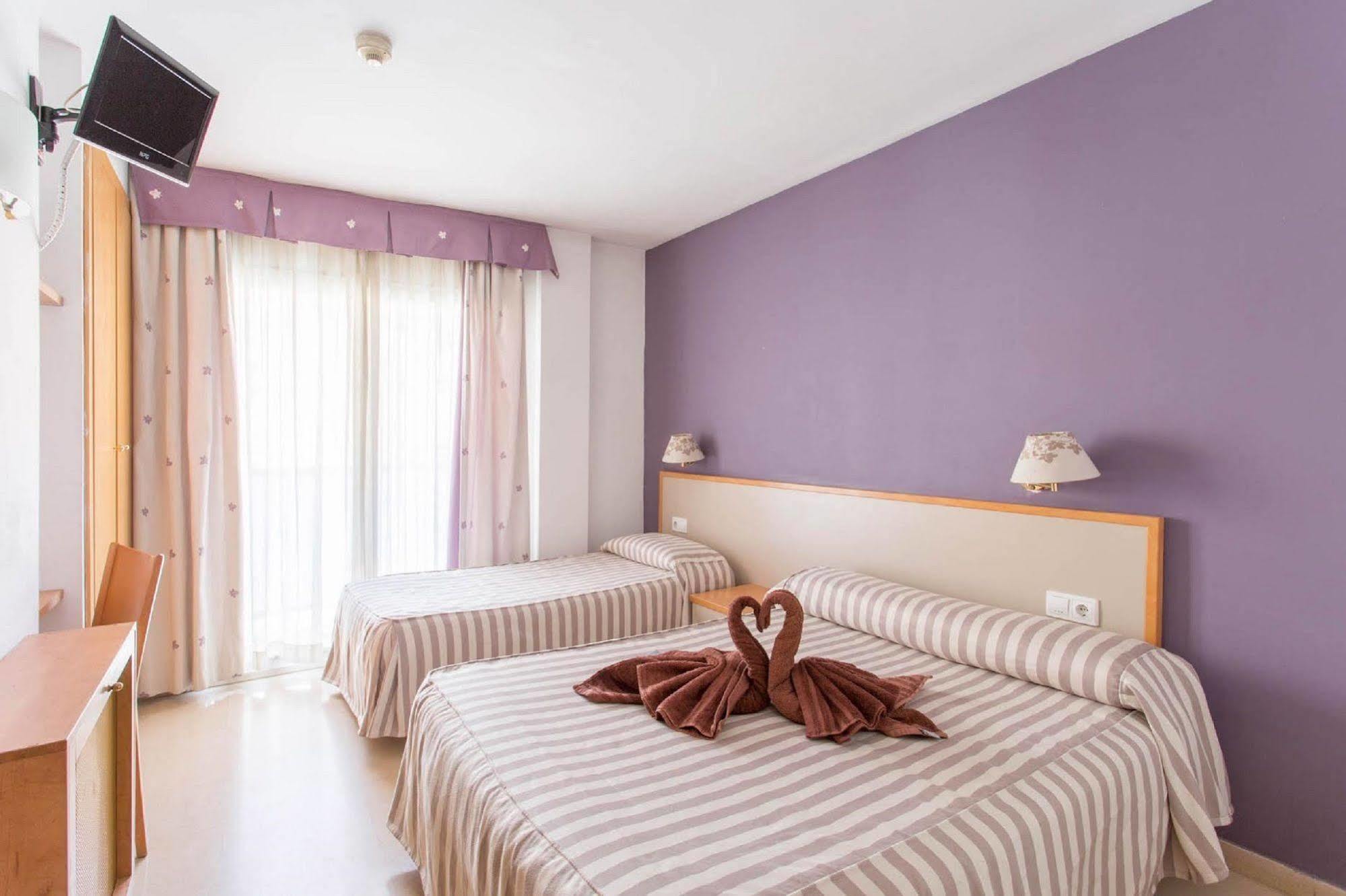 Hotel Cosmos Тарагона Екстериор снимка