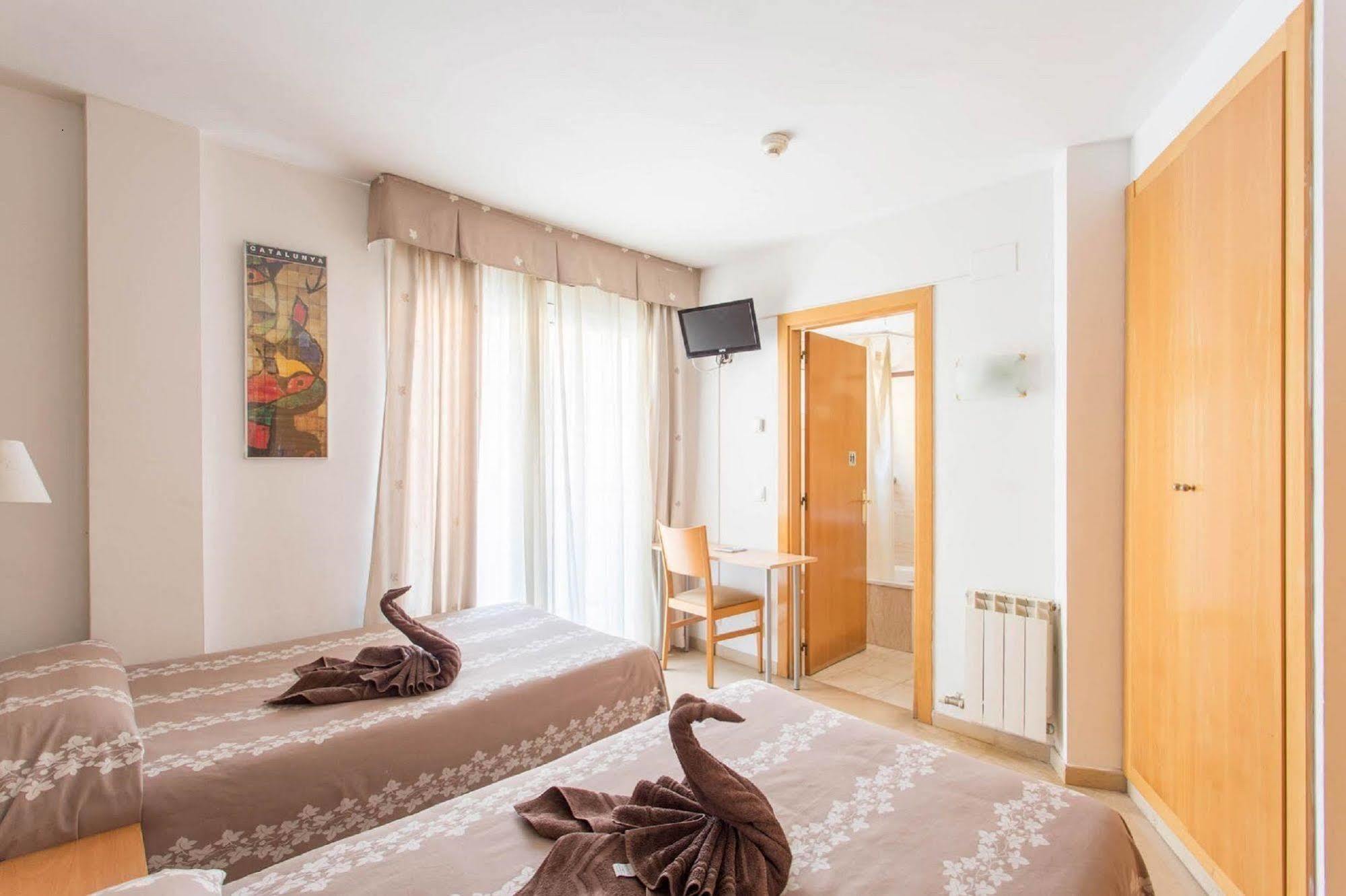 Hotel Cosmos Тарагона Екстериор снимка