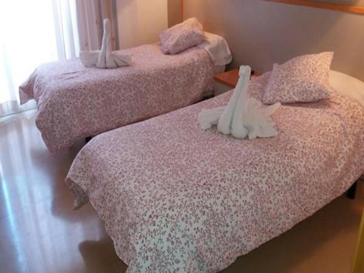 Hotel Cosmos Тарагона Екстериор снимка